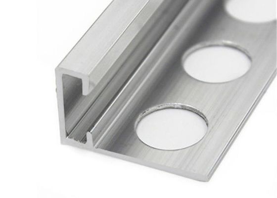 La teja del metal de la aleación de aluminio arregla el ajuste cuadrado de la esquina del borde de la teja de la decoración interior