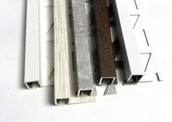 Tiras de ajuste de aluminio del borde para el perfil de aluminio de la protuberancia de la esquina del borde de la teja