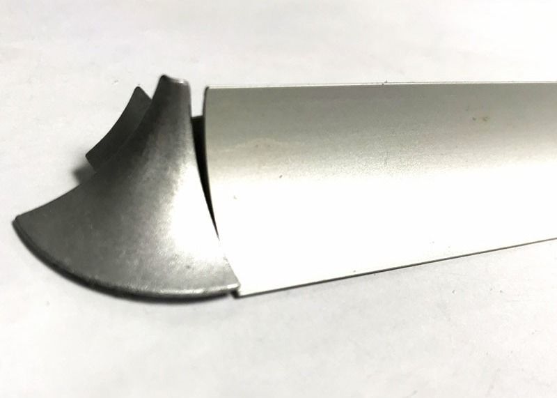 Ajuste anodizado ajuste de aluminio del borde de la teja del cuarto de baño de la teja del borde del cuadrado del metal