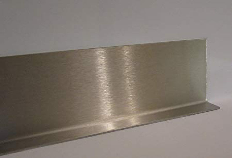 Tablero que bordea de aluminio de la cocina