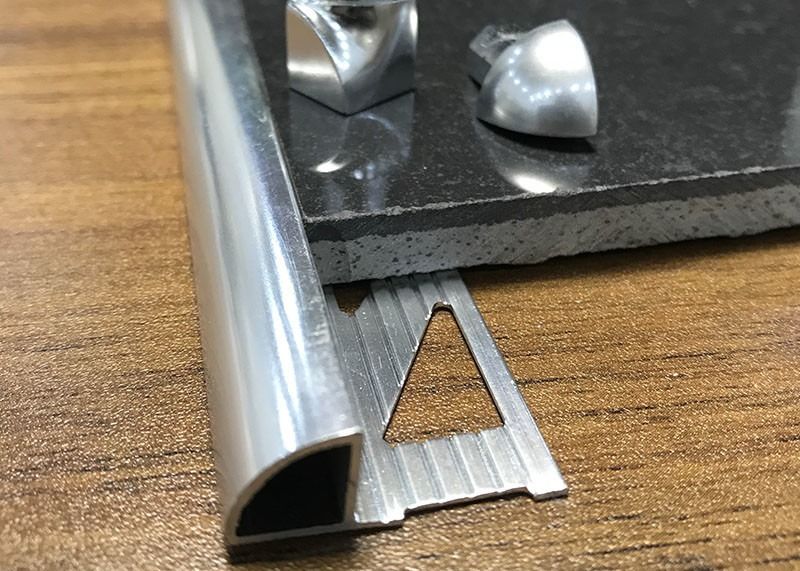 Tiras de borde de aluminio del ajuste de la teja del perfil de la protuberancia de la teja del metal de aluminio del ajuste