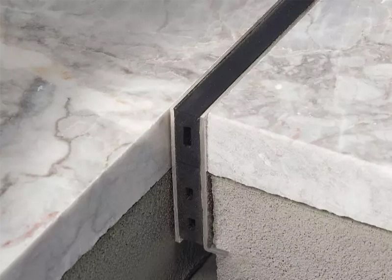 ajuste de acabado del borde de la teja de la tira del ajuste de aluminio de la teja de los 2.5m para el piso de madera