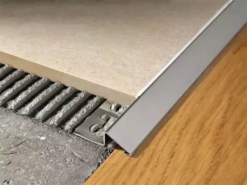 ajuste del borde de la teja del metal de los 2.5m para el aluminio del ajuste del borde de la teja del perfil de la aleación de aluminio