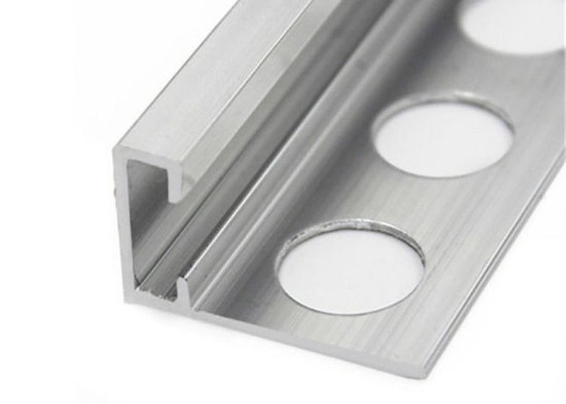 Tiras cerradas de aluminio de aluminio de la tira de transición de la decoración casera 2.0m m
