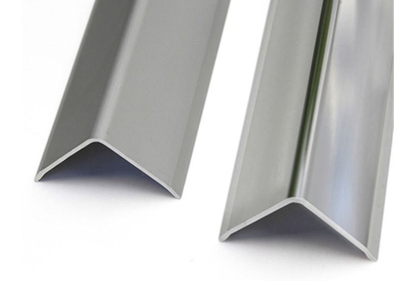 Tiras cerradas de aluminio de aluminio de la tira de transición de la decoración casera 2.0m m