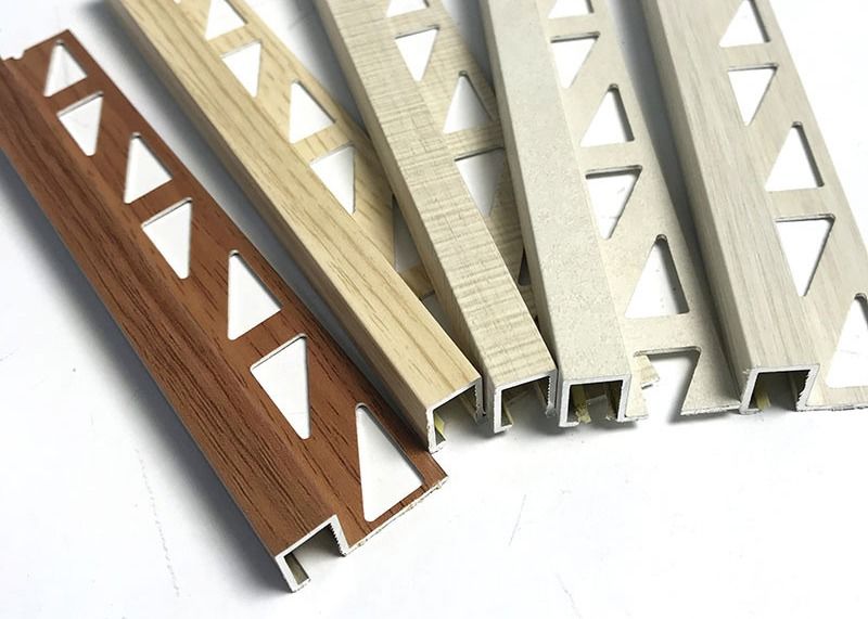 el ajuste de la esquina de aluminio de la teja del ajuste de aluminio de la teja de los 3.0m anodizó