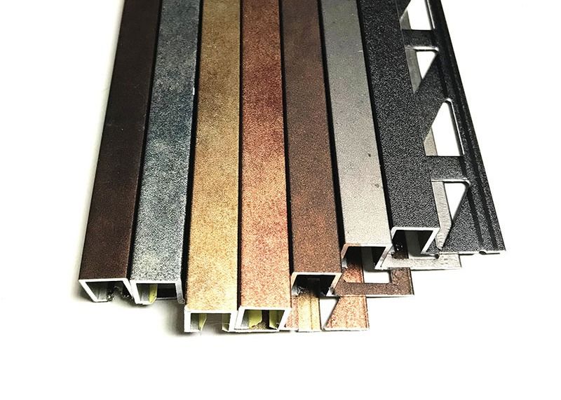 Tiras de ajuste de aluminio del borde para el perfil de aluminio de la protuberancia de la esquina del borde de la teja