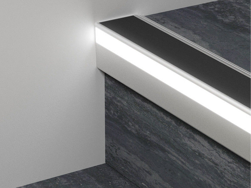 La escalera que la resbalón anti pela el LED de aluminio perfila el perfil de aluminio de la protuberancia