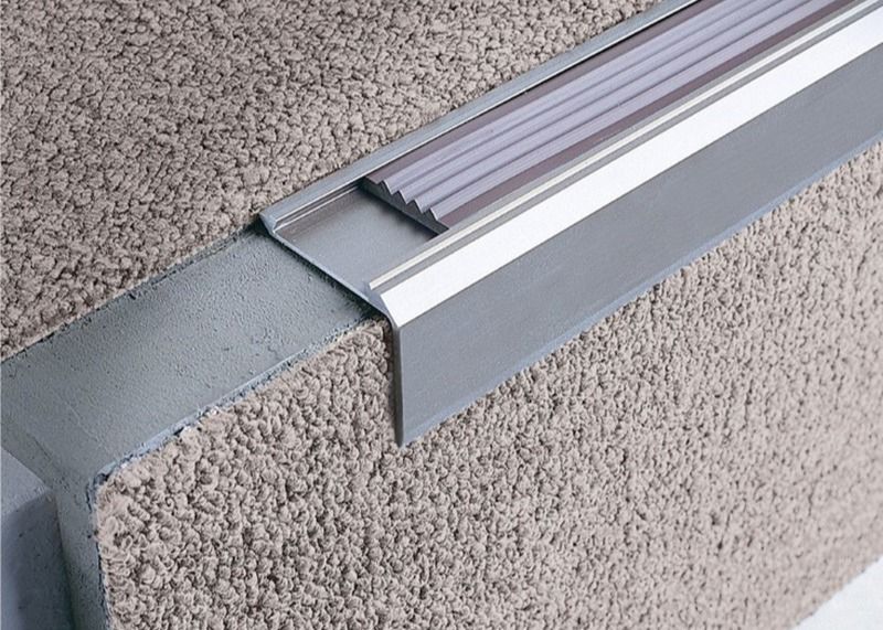 Tiras de borde de aluminio de la alfombra de la escalera de Grace Surface Aluminum Carpet Trim