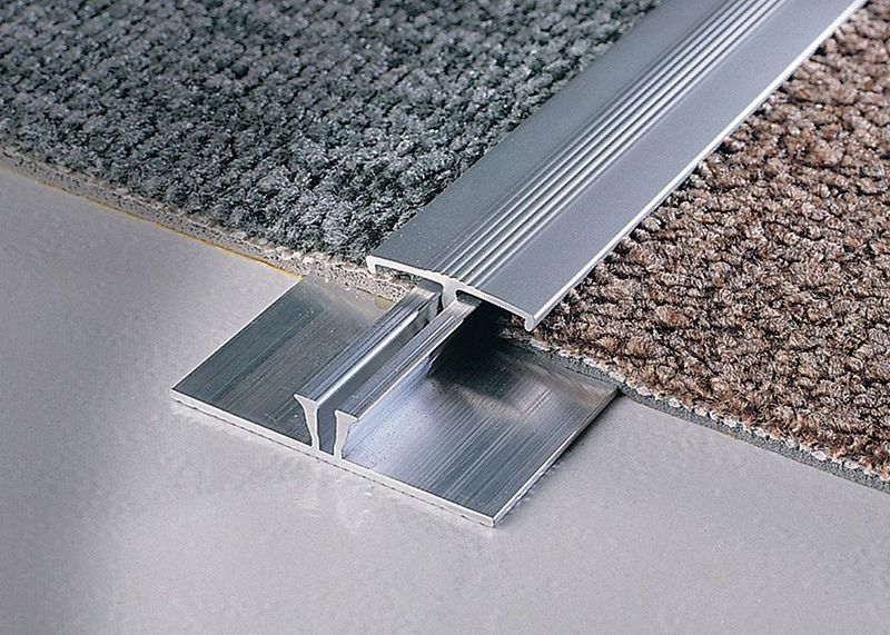 Tiras de borde de aluminio de la alfombra de la escalera de Grace Surface Aluminum Carpet Trim