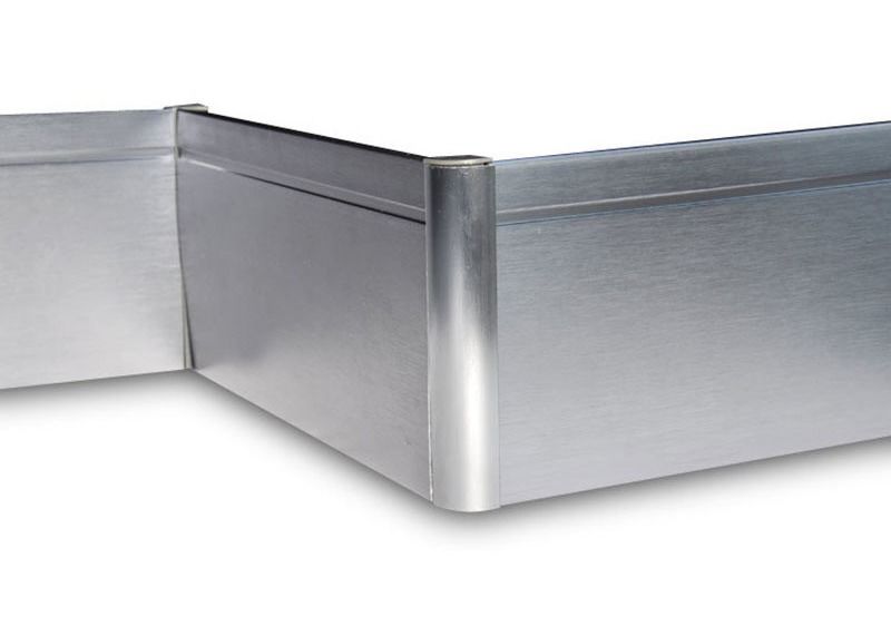 Línea de aluminio rodapié del tablero que bordea del cuarto de baño
