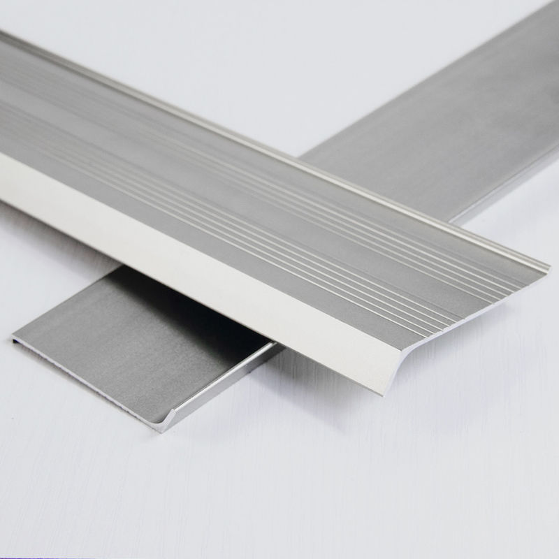 Rodapié de aluminio auto-adhesivo del armario de cocina de la protección de la pared del tablero que bordea