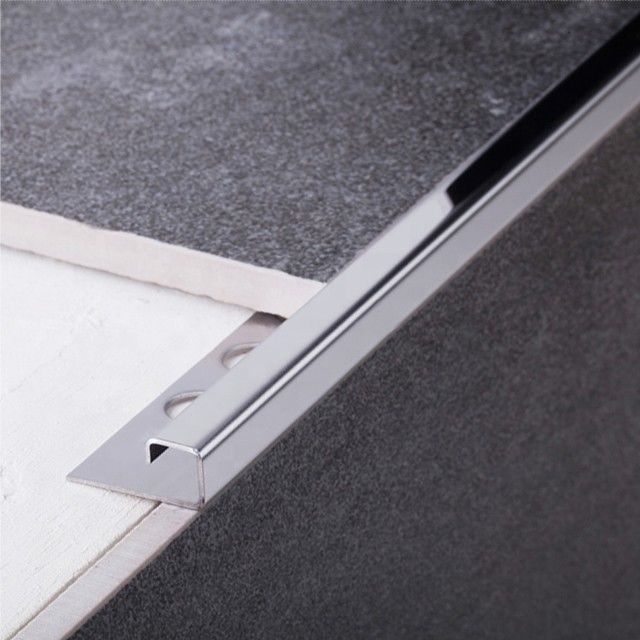 La protección de afilamiento decorativa sacó el perfil de aluminio del ajuste de la teja