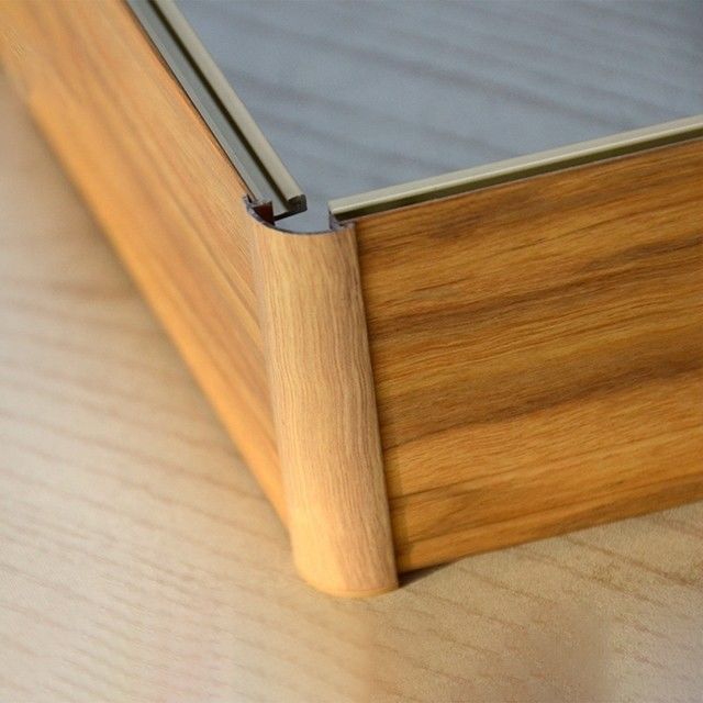 La protección de afilamiento decorativa sacó el perfil de aluminio del ajuste de la teja