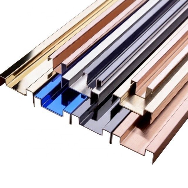 La protección de afilamiento decorativa sacó el perfil de aluminio del ajuste de la teja