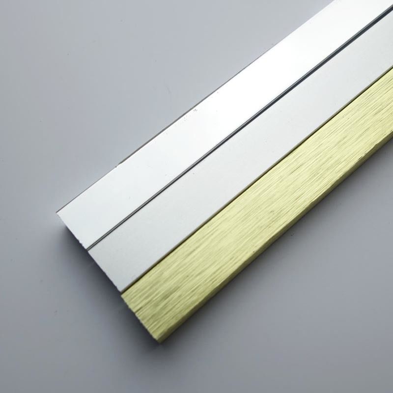 Oro en forma de L de aluminio ISO9001 del cepillo del ajuste de 10M M