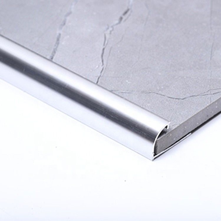 Canal U de cerámica del cuarto de baño alrededor del ajuste de aluminio el 1.8m de la teja