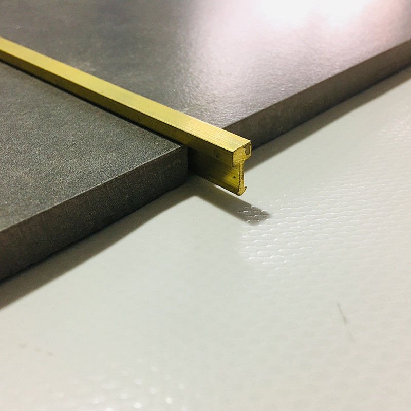 El espejo de cobre amarillo de cobre amarillo del ajuste 10m m de la teja de la tira de transición del metal pulió