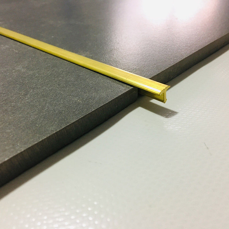 El espejo de cobre amarillo de cobre amarillo del ajuste 10m m de la teja de la tira de transición del metal pulió