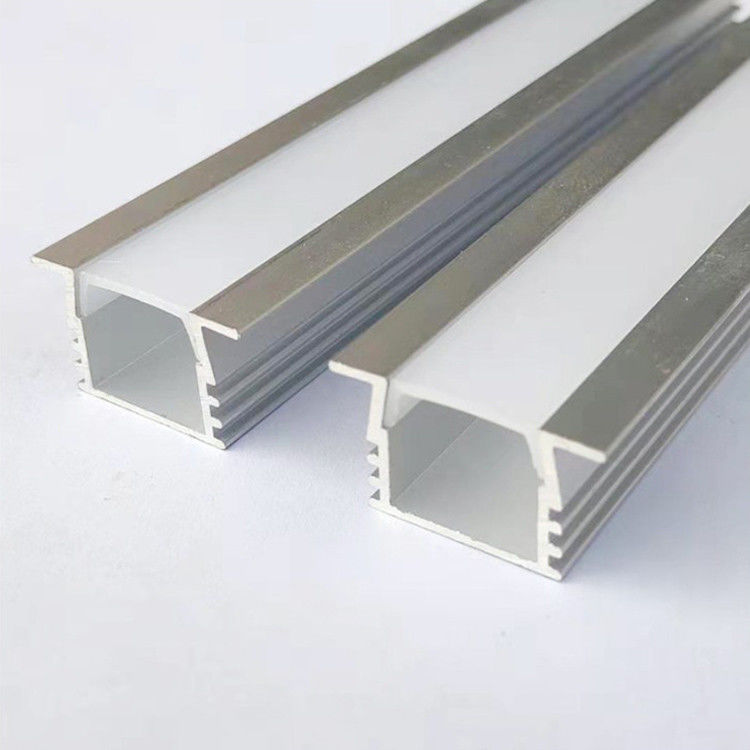 los 2.7m ahuecaron el perfil de aluminio del LED para la luz de tira llevada