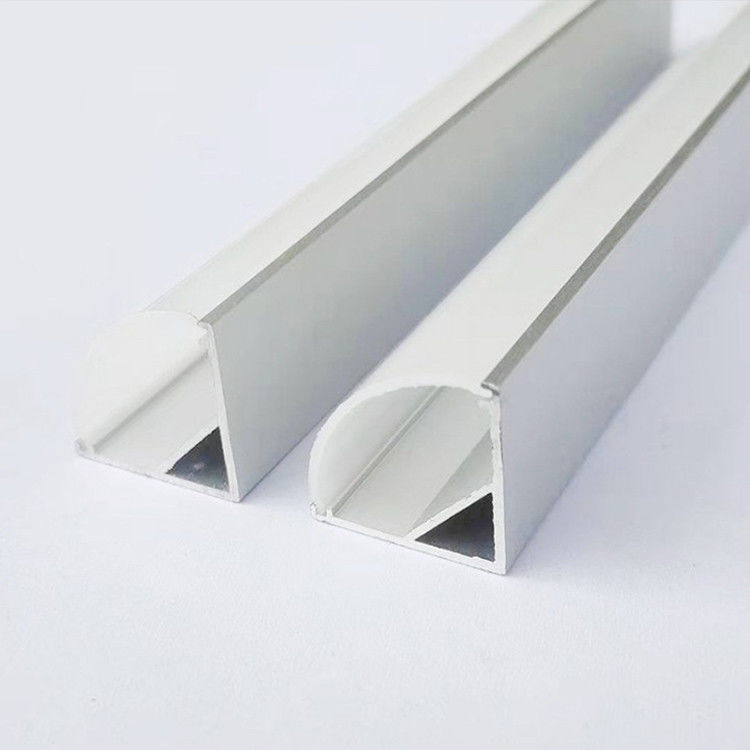 los 2.7m ahuecaron el perfil de aluminio del LED para la luz de tira llevada