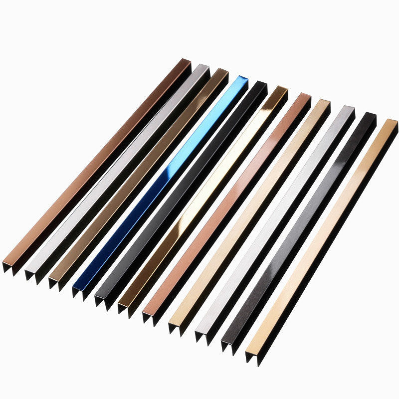 U forma el ajuste de acero inoxidable de la teja para la decoración de la pared y del techo